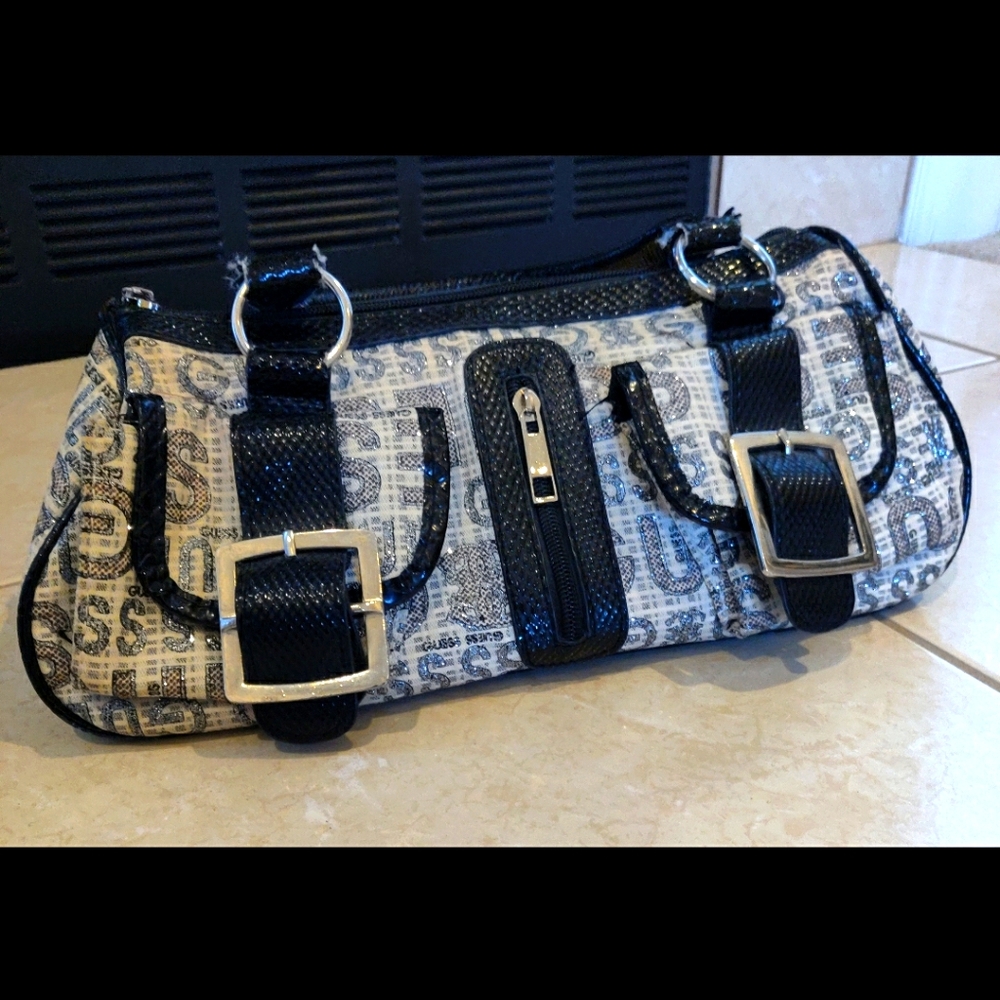 Guess  Purse
